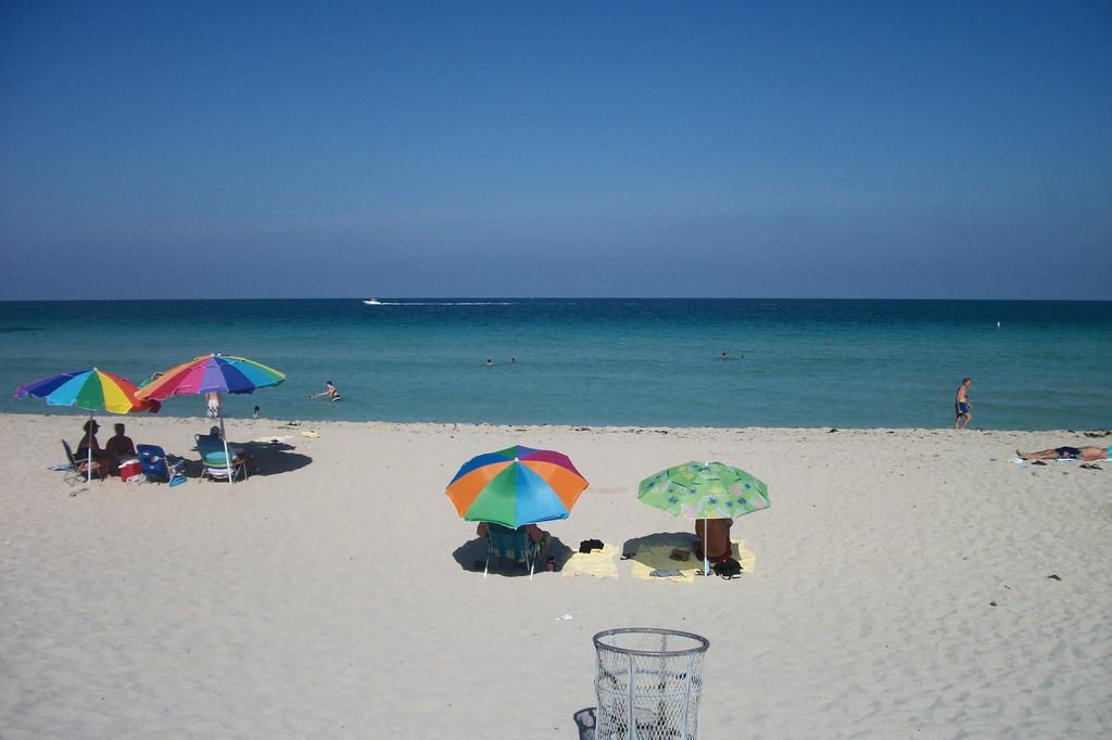 Casablanca On The Ocean East Tower Hotel Miami Beach Exterior foto